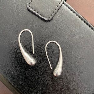 925 Sterling Silver teardrop hook earrings